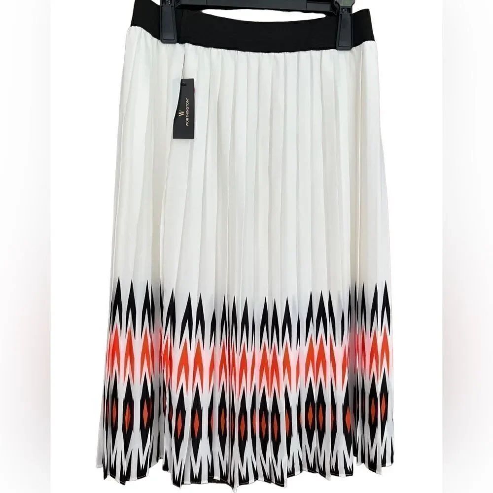 New with tags Worthington white pleated skirt with border design size M